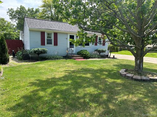 3362 Lauria Rd, Bay City, MI, 48706-8101 | Card Image