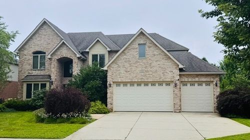 2104 Westover Rd, North Aurora, IL, 60542-2019 | Card Image