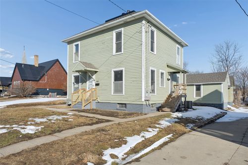 820 1st Ave E, Newton, IA, 50208-3906 | Card Image
