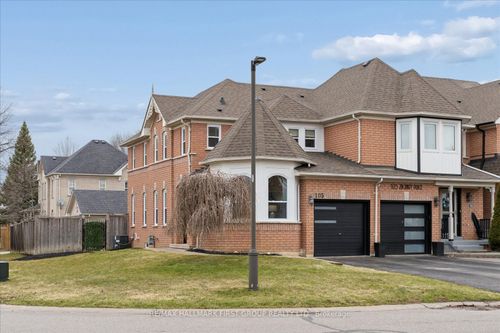105 Zachary Place, Whitby, ON, L1M1E2 | Card Image