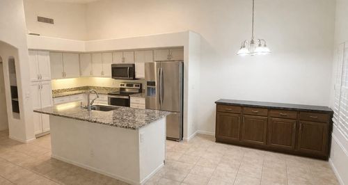 2460 E Whitten St, Chandler, AZ, 85225-2832 | Card Image