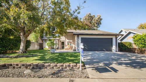 196 Marna Dr, Vacaville, CA, 95687-6655 | Card Image