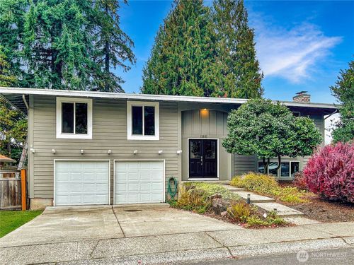 13815 116th Pl Ne, Kirkland, WA, 98034-2152 | Card Image