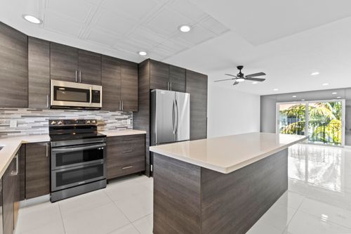 k12-809 W Oakland Park Blvd, Wilton Manors, FL, 33311-1779 | Card Image