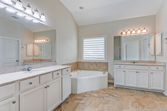 10302 Cima Vis, House other with 4 bedrooms, 7 bathrooms and null parking in Helotes TX | Image 18