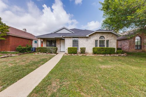 512 Sims Dr, Cedar Hill, TX, 75104-2226 | Card Image