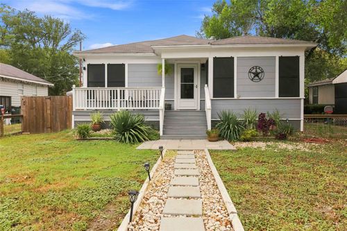 505 Lee St, Smithville, TX, 78957-2311 | Card Image