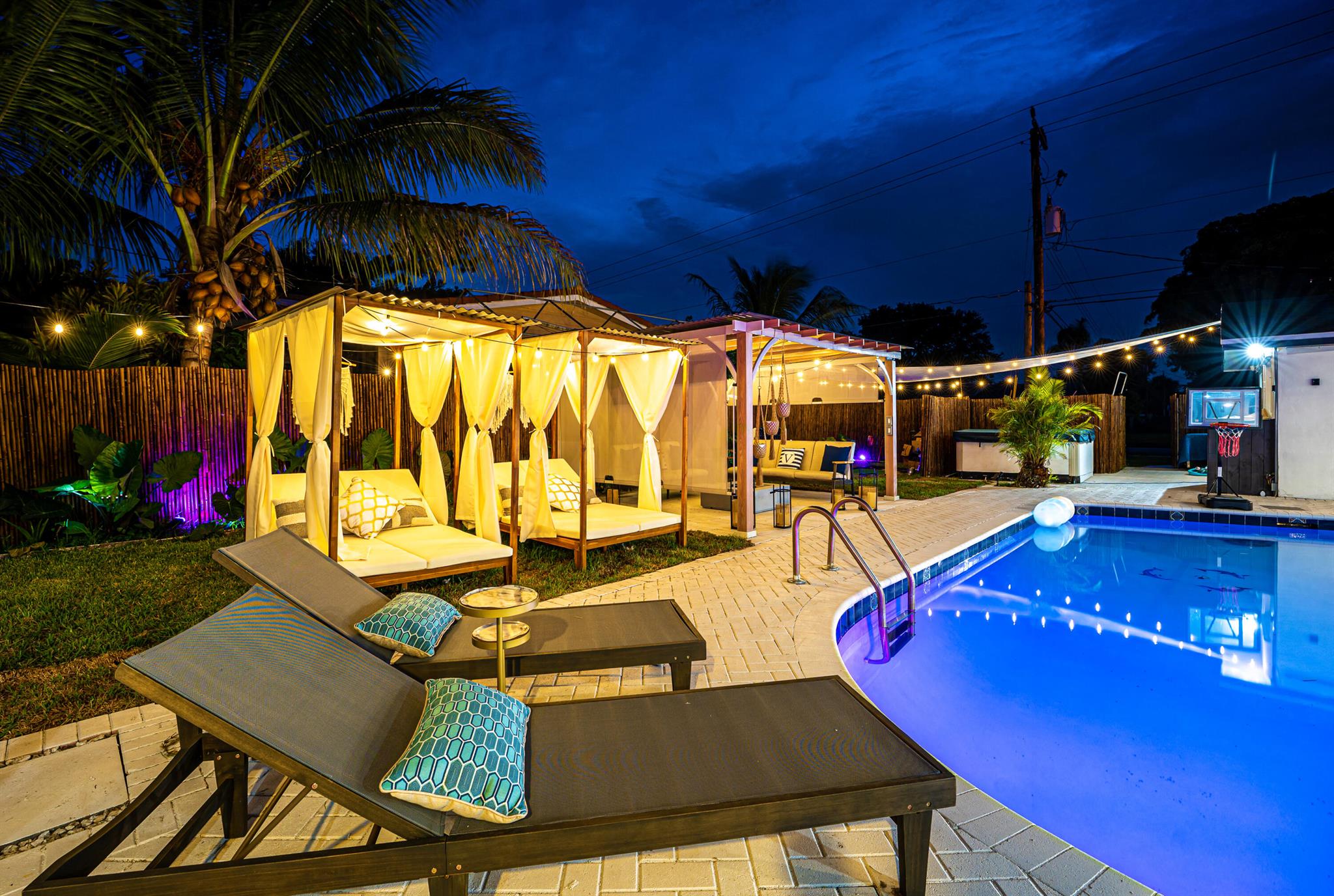 13th St, Pembroke Pines, FL 33023