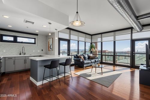 601-310 S 4th St, Phoenix, AZ, 85004-2515 | Card Image