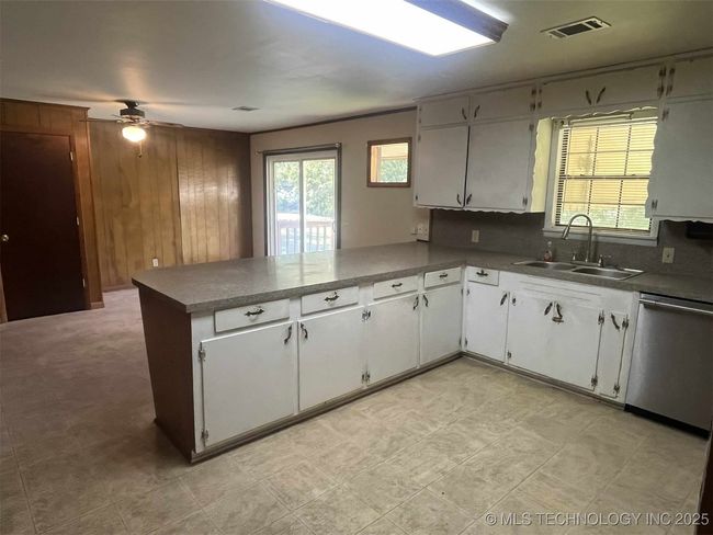 10650 W Highway 9, House other with 3 bedrooms, 2 bathrooms and null parking in Stigler OK | Image 18