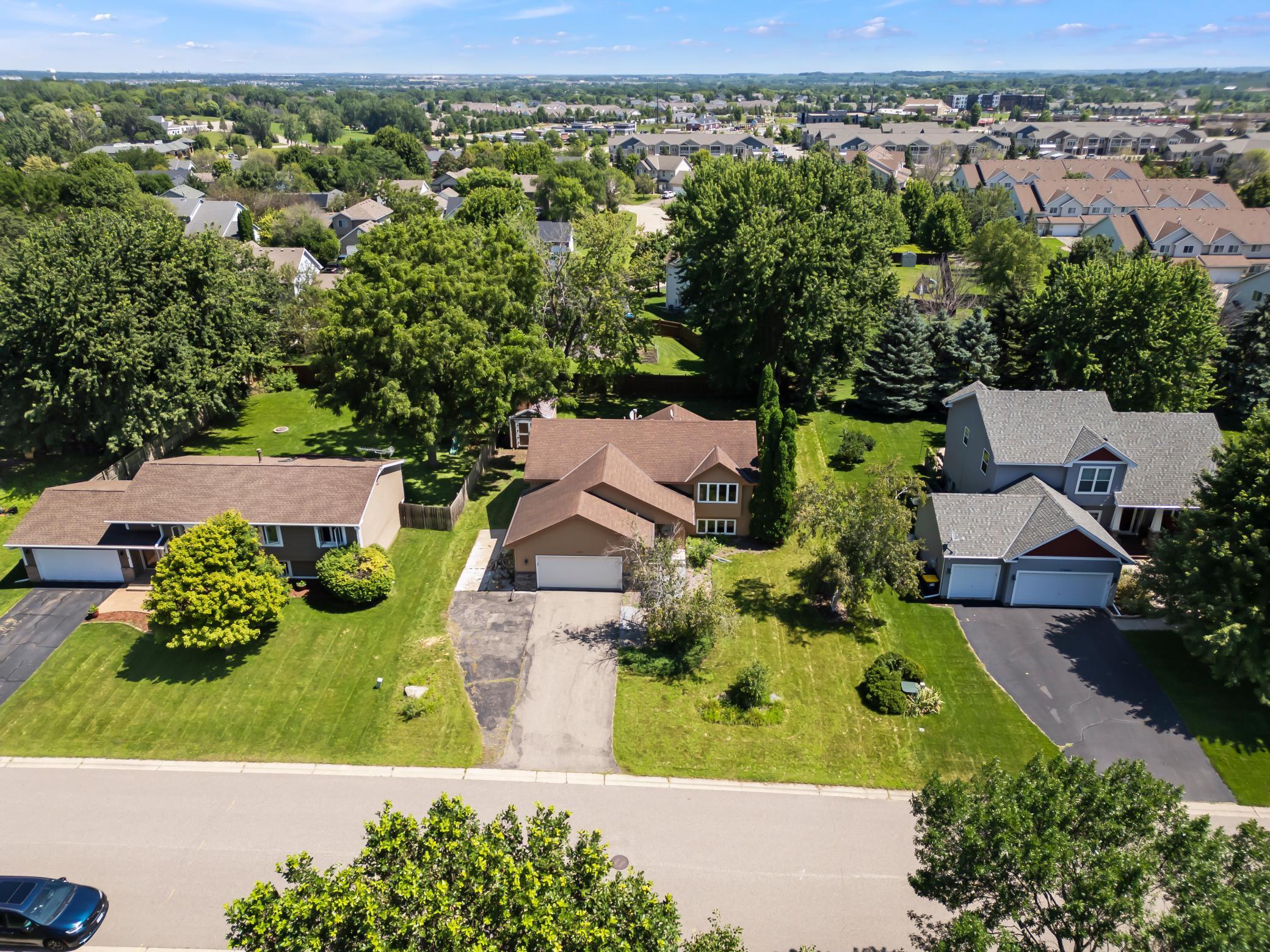 Goldenview Ave, Lakeville, MN 55044