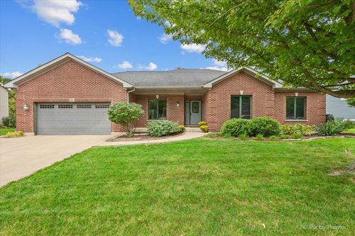 585 Mildred Dr, Marengo, IL, 60152-3518 | Card Image