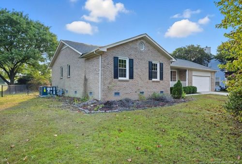 6137 Lakeway Dr, Fayetteville, NC, 28306-9755 | Card Image