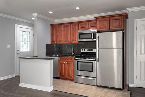 1h1-184 Hallock Rd, Lake Grove, NY, 11755-1400 | Card Image
