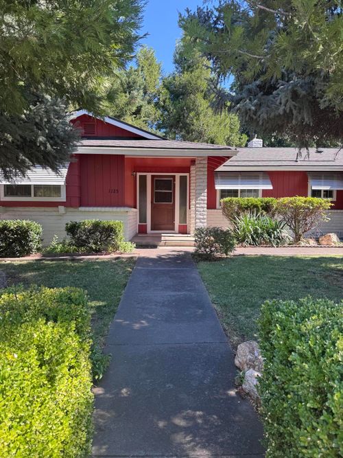 1125 Freeman Rd, Central Point, OR, 97502-2739 | Card Image