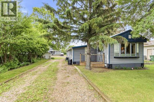 115 1st St W, Lashburn, SK, S0M1H0 | Card Image