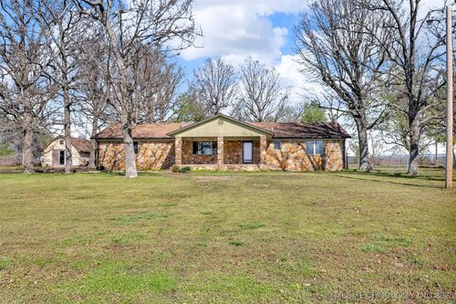 56088 S 580 Rd, Twin Oaks, OK, 74368-1014 | Card Image