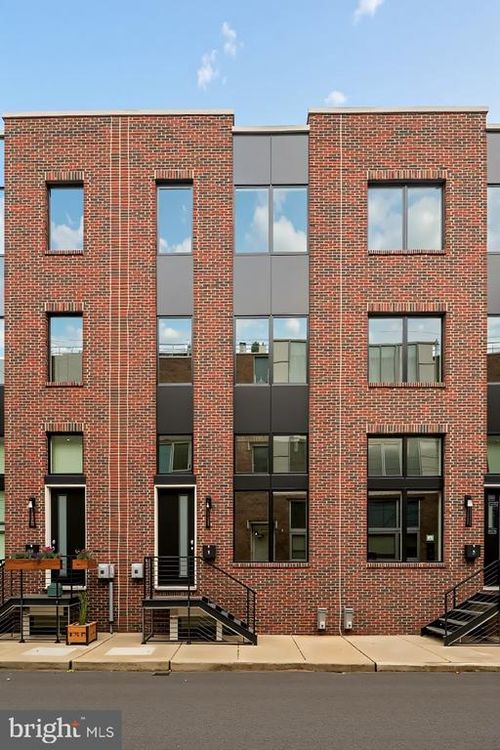 1340 S Woodstock St, PHILADELPHIA, PA, 19146-4375 | Card Image