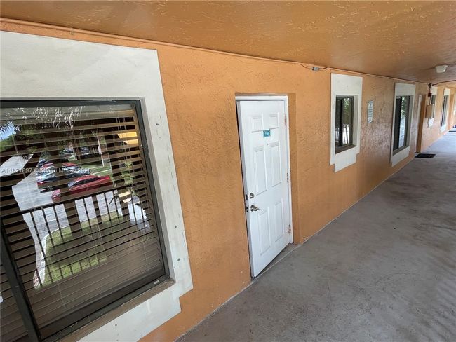 APT-206J - 6900 Sw 39 Th St, Condo with 2 bedrooms, 2 bathrooms and null parking in Davie FL | Image 28