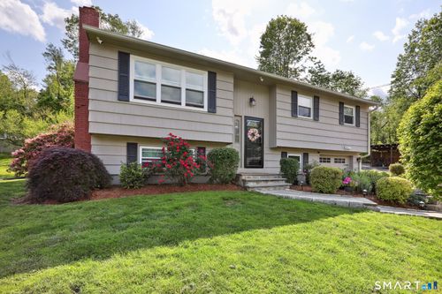 1 Parkwood Terrace Dr, Danbury, CT, 06811-3323 | Card Image