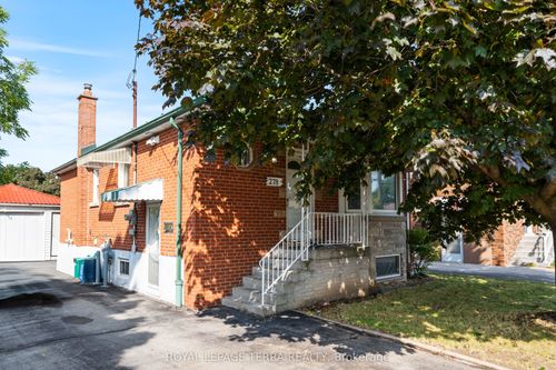 278 E 34th St, Hamilton, ON, L8V3W9 | Card Image