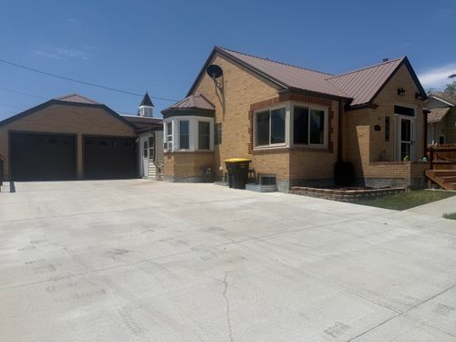 616 8th St, Rawlins, WY, 82301-5452 | Card Image