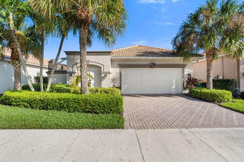 104 Glen Eagle Cir, NAPLES, FL, 34104-5713 | Card Image