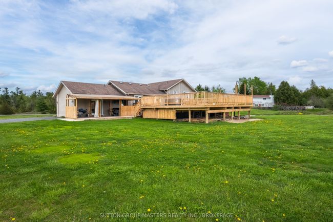 3758 Mcconnell Rd, House other with 5 bedrooms, 3 bathrooms and 12 parking in South Frontenac ON | Image 6