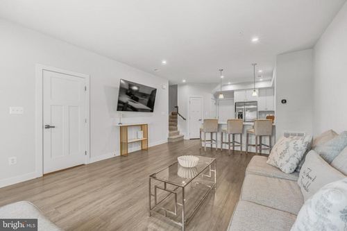 24272 Thurso Sq, STERLING, VA, 20166-2778 | Card Image