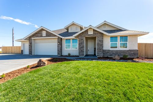 2635 Lawn Lane, Redding, CA, 96002 | Card Image