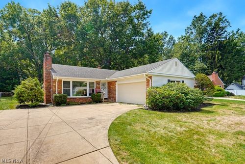 23869 Bonny Bank Dr, Westlake, OH, 44145-3535 | Card Image