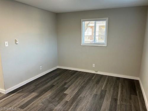 c-1095 Hutton St, Winston Salem, NC, 27103-4642 | Card Image