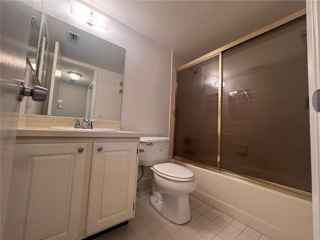 APT-407 - 2228 N Cypress Bend Dr, Condo with 2 bedrooms, 2 bathrooms and null parking in Pompano Beach FL | Image 11