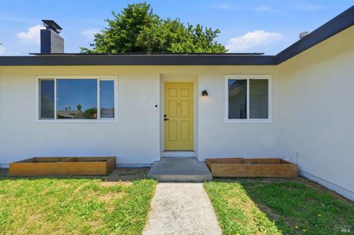 825 Spoonbill Ln, Suisun City, CA, 94585-1827 | Card Image