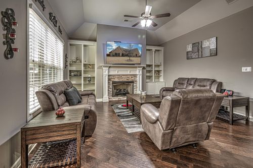 6169 Windsor Oak Dr, Arlington, TN, 38002-6813 | Card Image