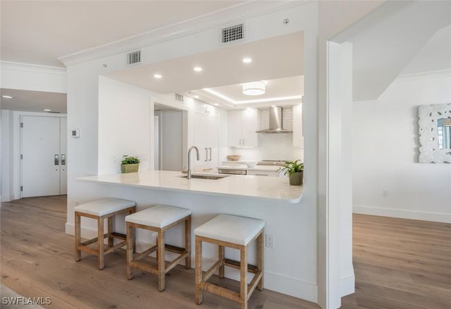 APT-702 - 4021 Gulf Shore Blvd N, Condo with 3 bedrooms, 3 bathrooms and null parking in NAPLES FL | Image 16