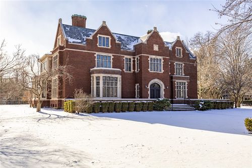 935 East Ave, Rochester, NY, 14607-2570 | Card Image