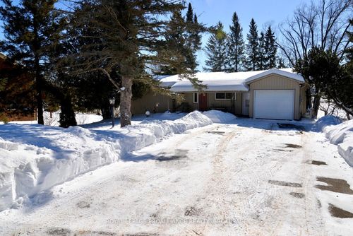 107 Rocklind Close Lane, Seeleys Bay, ON, K0H2N0 | Card Image