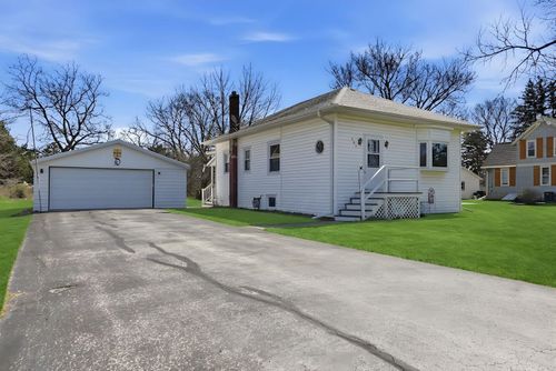203 Main St, Lindenwood, IL, 61049-7703 | Card Image