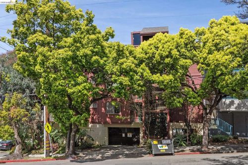 102-3751 3751 Harrison St, Oakland, CA, 94611 | Card Image