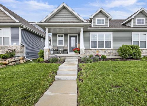 674 Hillcrest Dr, Waunakee, WI, 53597-2114 | Card Image