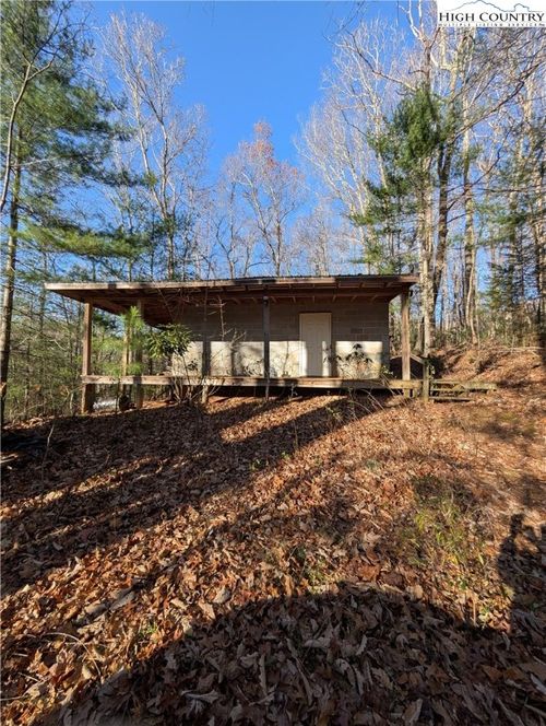 574 Three Creeks Ln, Sparta, NC, 28675-9415 | Card Image