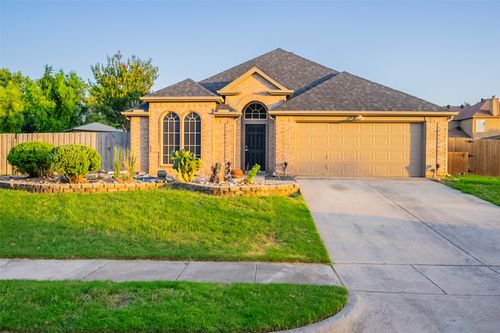 317 White Oak Dr, Lake Dallas, TX, 75065-2285 | Card Image