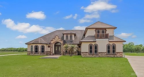 450 Bobcat St, San Benito, TX, 78586-9365 | Card Image