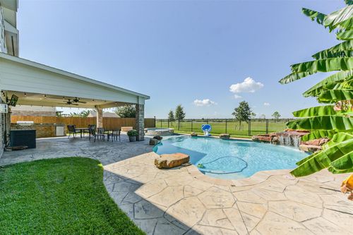 9719 Wincrest Dr, Mont Belvieu, TX, 77523-1423 | Card Image