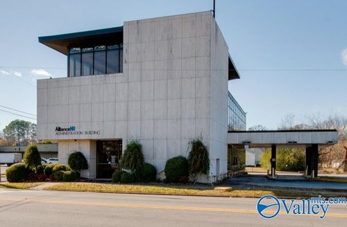 520 S Jefferson St, Athens, AL, 35611-3542 | Card Image