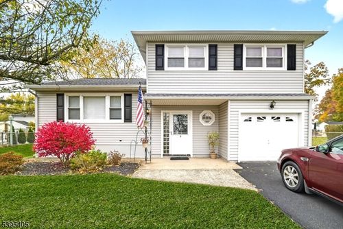9 English Ct, Bridgewater, NJ, 08807-3042 | Card Image