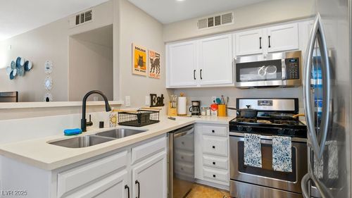 101-3123 Key Largo Dr, Las Vegas, NV, 89120-5276 | Card Image
