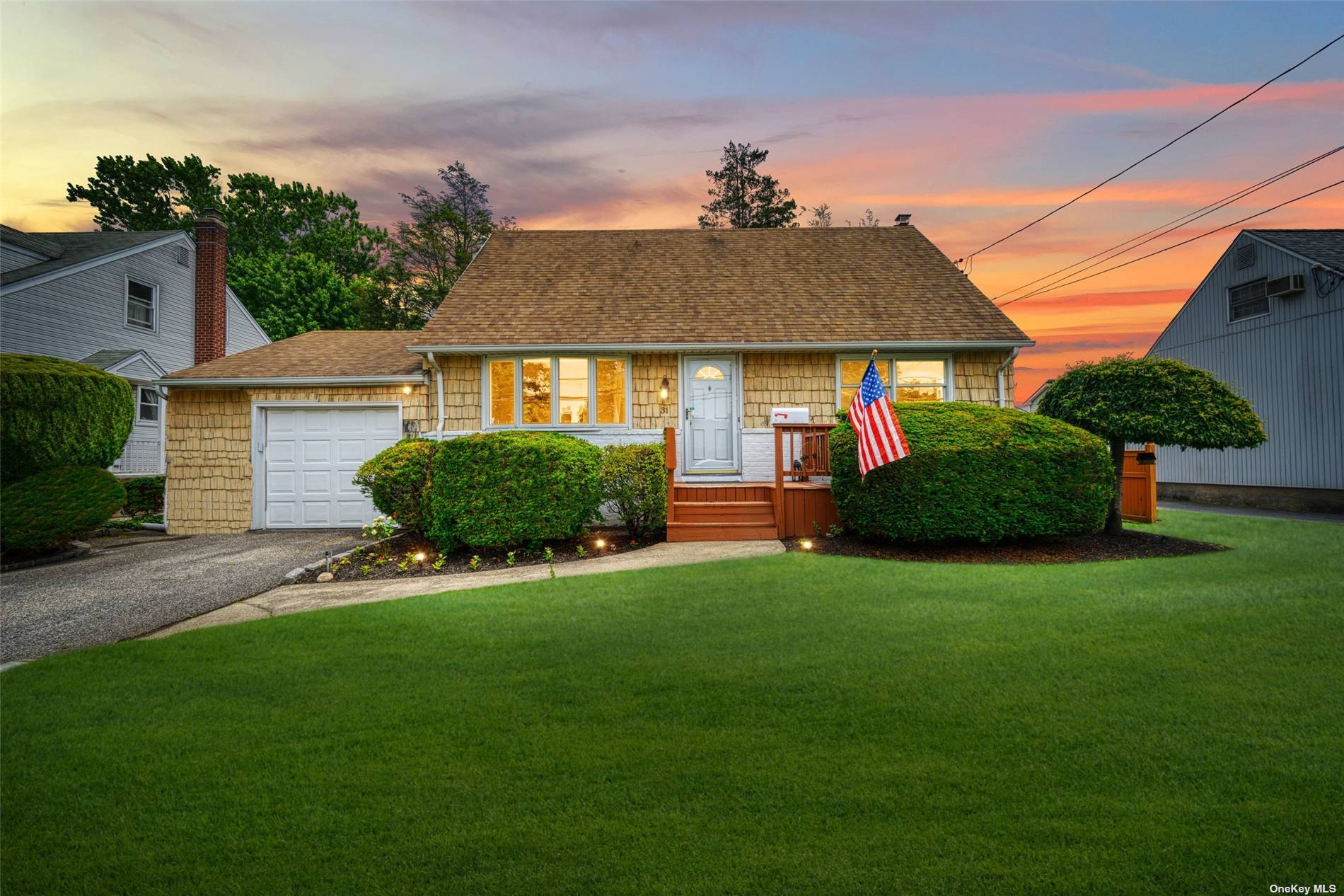 Pine St, Hicksville, NY 11801