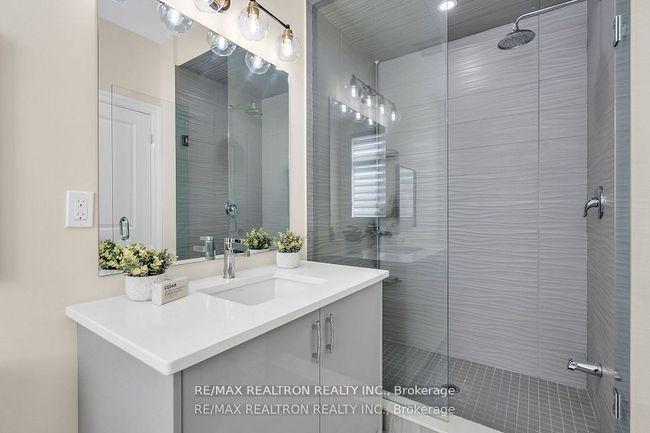 178 Golden Trail, House attached with 5 bedrooms, 4 bathrooms and 1 parking in Vaughan ON | Image 22